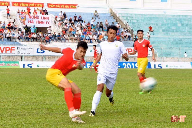 Hồng Lĩnh Hà Tĩnh thắng thuyết phục An Giang 2-0 trên sân khách