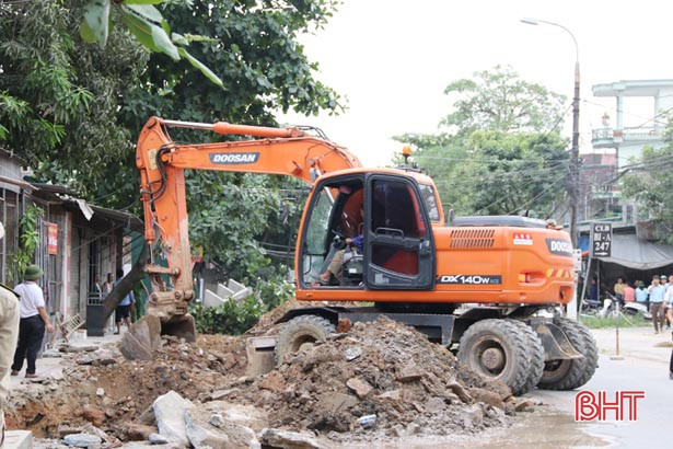 Thành phố Hà Tĩnh bảo vệ thi công đường Nguyễn Công Trứ