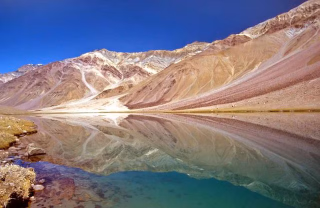 Vẻ đẹp ít người biết tới ở vùng đất kỳ lạ nhất thế giới