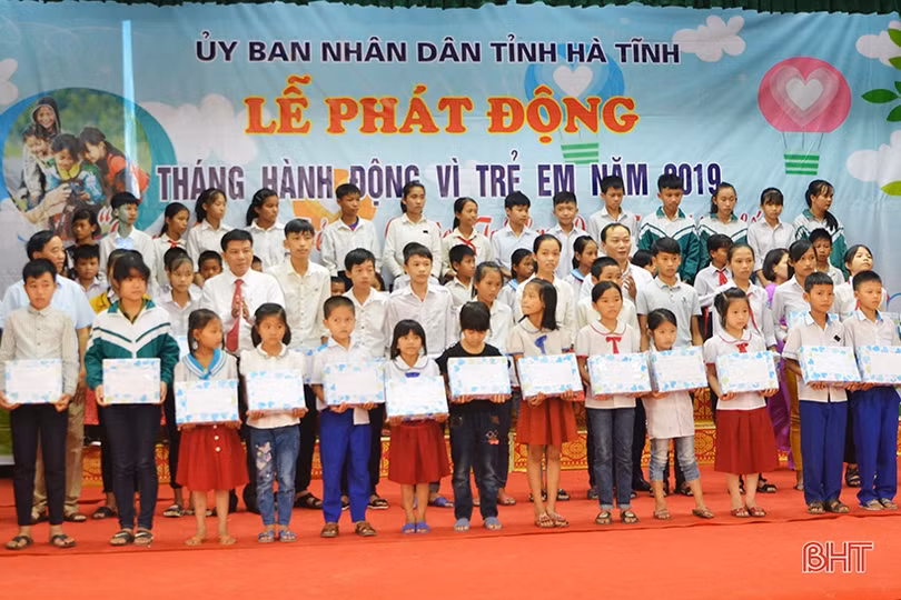 Hà Tĩnh chung tay vì trẻ em nghèo, trẻ em dân tộc thiểu số