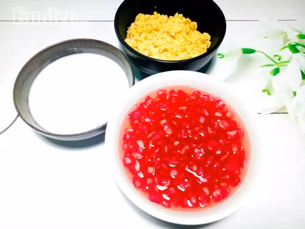 Nắng nóng, làm chè hạt lựu từ quả thanh long giòn dai giải nhiệt