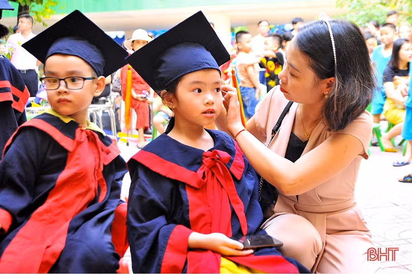 “Nhớ lắm, quên sao được, trường mầm non thân yêu”...