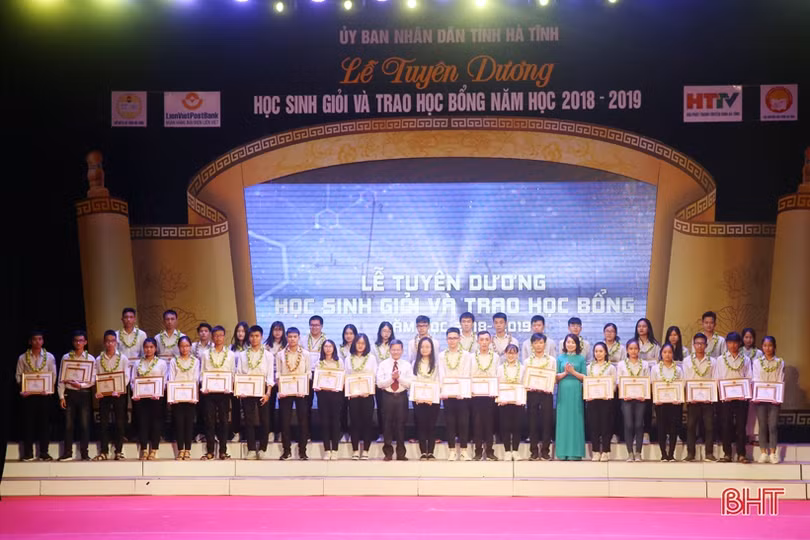 ­­ Hà Tĩnh đứng đầu cả nước về tỷ lệ học sinh đạt giải quốc gia