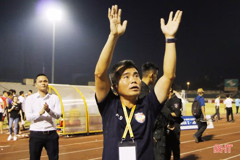 Hồng Lĩnh Hà Tĩnh thắng đậm 3-0 trước đội khách Đồng Tháp