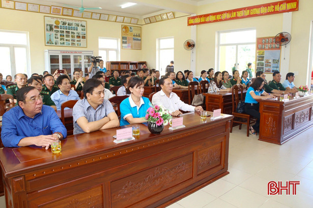 Trao mái ấm tình thương, mô hình sinh kế cho phụ nữ vùng biên Hà Tĩnh