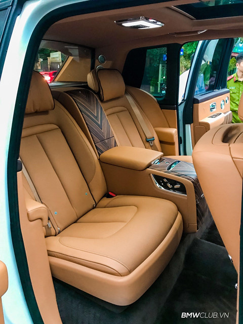 Chi tiết xe sang Rolls-Royce Cullinan 41 tỷ tại Việt Nam