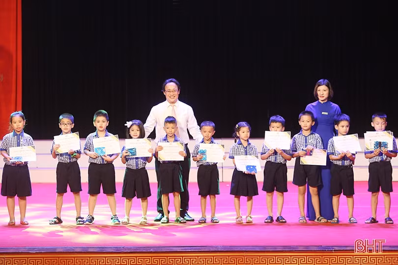 Học sinh Albert Einstein đoàn kết, yêu thương, tự tin và sáng tạo