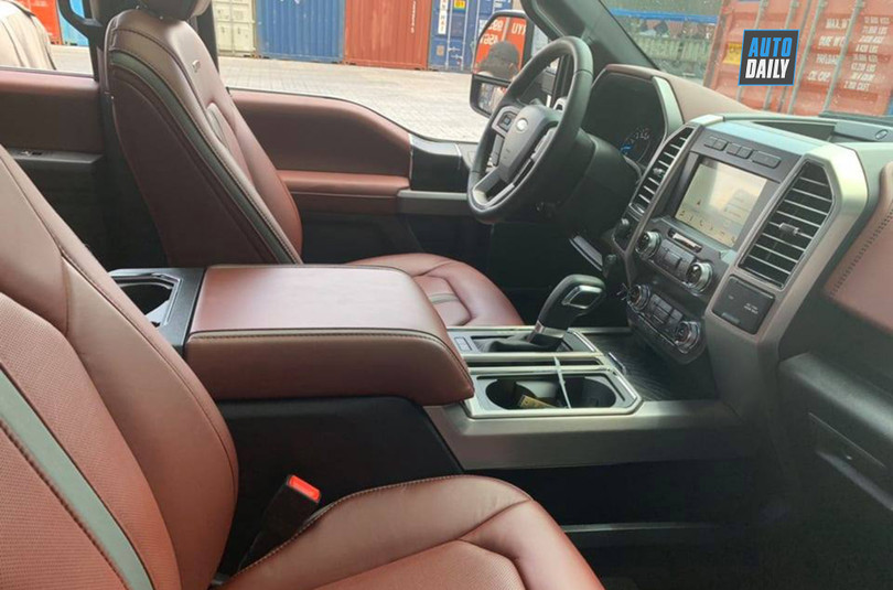 Ford F-150 Platinum 2019 bản máy dầu đầu tiên về Việt Nam