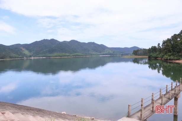 Mưa “vàng” tắm mát ruộng đồng Hà Tĩnh