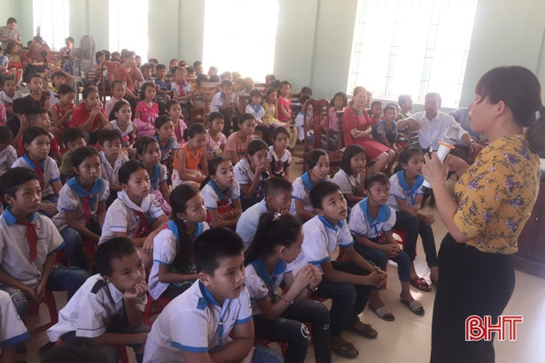 Phòng tránh xâm hại, đuối nước cho trẻ em huyện miền núi Hà Tĩnh