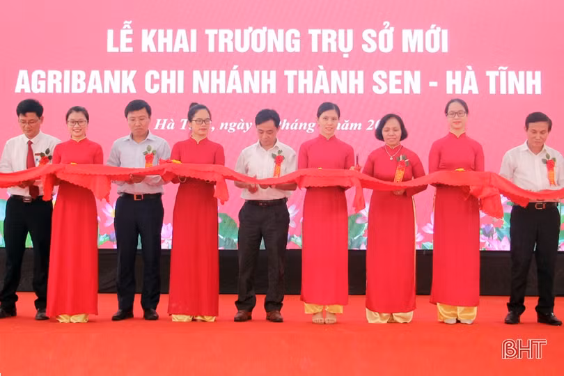Agribank Chi nhánh Thành Sen khai trương trụ sở mới