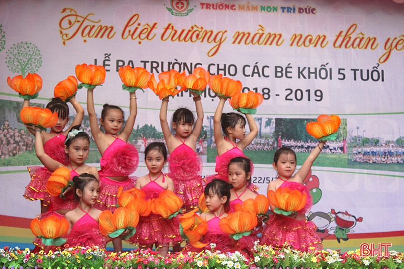 “Nhớ lắm, quên sao được, trường mầm non thân yêu”...