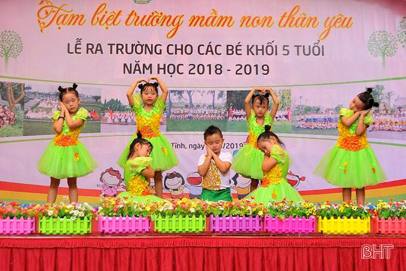 “Nhớ lắm, quên sao được, trường mầm non thân yêu”...