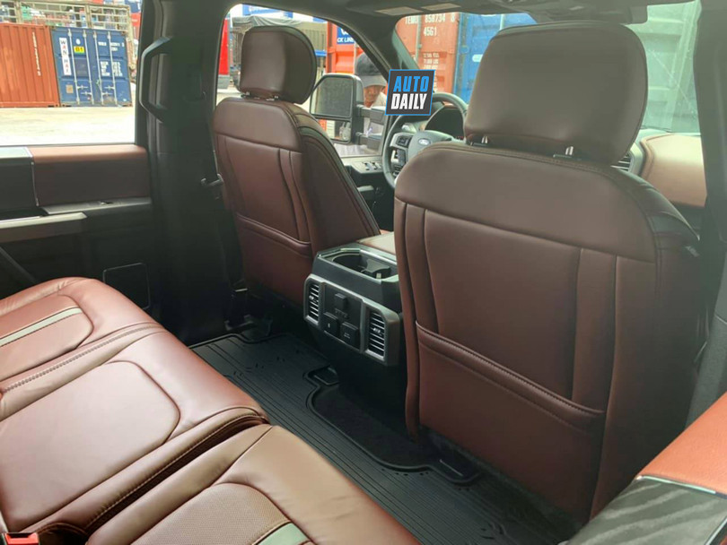 Ford F-150 Platinum 2019 bản máy dầu đầu tiên về Việt Nam