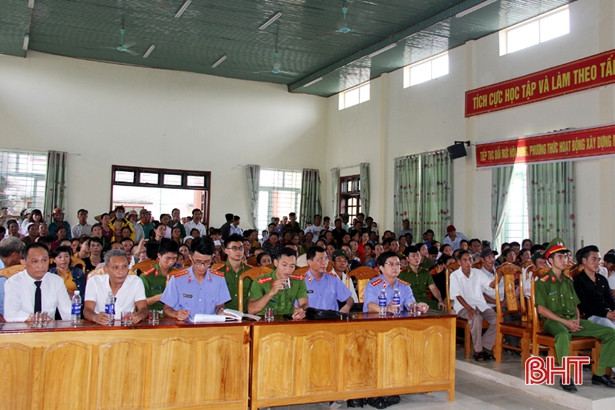 Mua ma túy về “phê”, lĩnh án 12 tháng tù