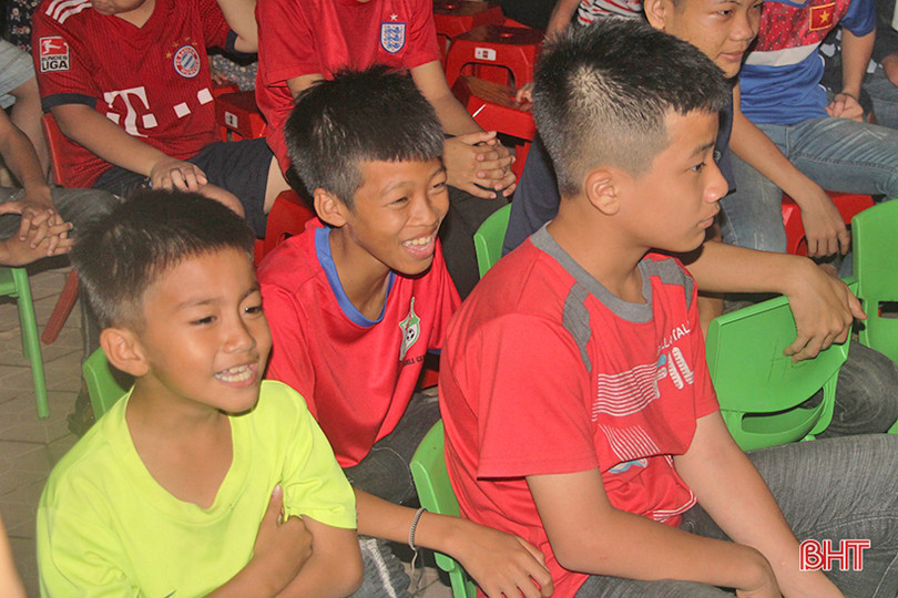 Vui tết thiếu nhi sớm tại Làng trẻ em mồ côi Hà Tĩnh