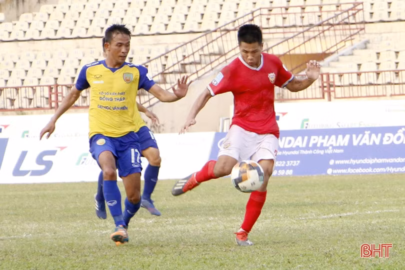 Hồng Lĩnh Hà Tĩnh thắng đậm 3-0 trước đội khách Đồng Tháp