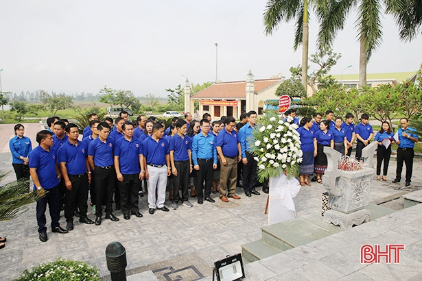 Đoàn đại biểu thanh niên Lào thăm các địa chỉ đỏ tại Hà Tĩnh