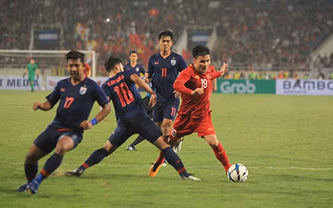 Thầy Park bất ngờ đổi ngày sang Thái Lan dự King’s Cup