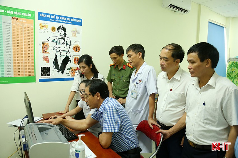 Hội đồng Thẩm định bệnh án điện tử Sở Y tế kiểm tra hạ tầng công nghệ thông tin tại Trung tâm Y tế Tiên Điền. bqbht_br_1.jpg