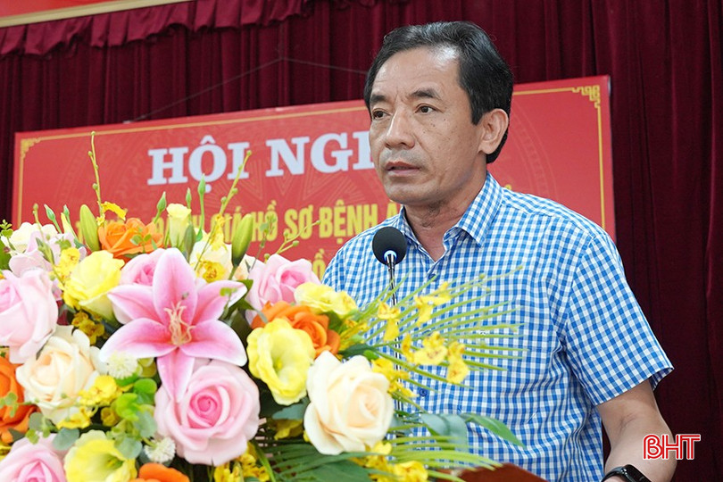 Bác sỹ Lê Chánh Thành, Phó Giám đốc Sở Y Hà Tĩnh phát biểu tại buổi lễ. bqbht_br_5.jpg