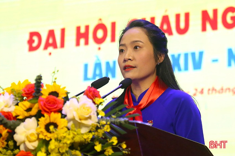 Chị Hồ Hồng Hoa – Phó Bí thư Huyện đoàn, Chủ tịch Hội đồng Đội huyện Nghi Xuân phát biểu khai mạc đại hội. bqbht_br_4-6422.jpg