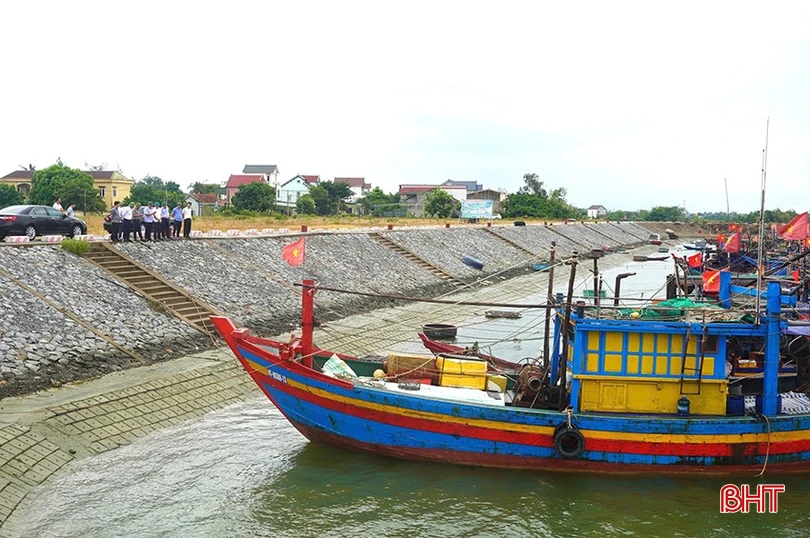 Tất cả tàu thuyền trên địa bàn huyện đã vào nơi trú ẩn an toàn