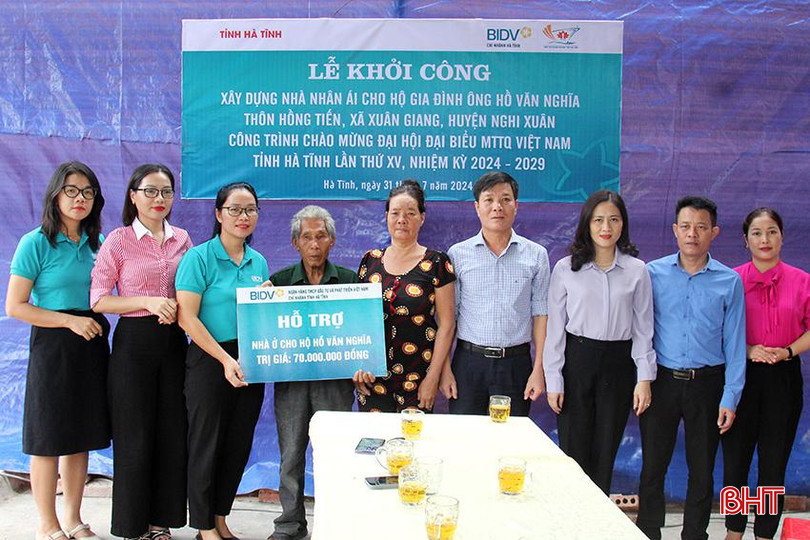 ....và gia đình ông Hồ Văn Nghĩa, xã Xuân Giang 4.jpg