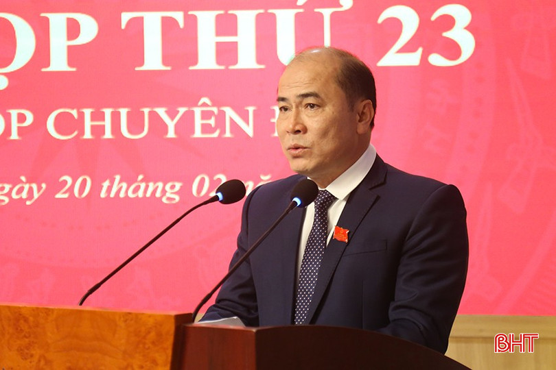 Phó Chủ tịch HĐND huyện Nghi Xuân Hoàng Hữu Hiệp thông qua nội dung chương trình kỳ họp. Phó Chủ tịch HĐND huyện Nghi Xuân Hoàng Hữu Hiệp thông qua nội dung chương trình kỳ họp.