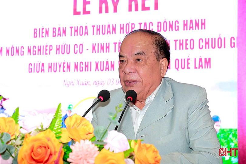 Ông Nguyễn Hồng Lam – Chủ tịch HĐQT Công ty Cổ phần Tập đoàn Quế Lâm cam kết sẽ đồng hành, hỗ trợ tối đa để Nghi Xuân phát triển bền vững nền nông nghiệp sạch, nông nghiệp hữu cơ. bqbht_br_6.jpg