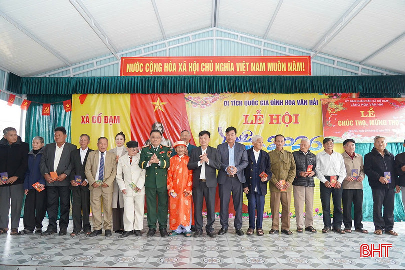 Mừng thọ là nét đẹp văn hóa truyền thống của dân tộc Việt Nam, thể hiện tấm lòng hiếu thảo, sự kính trọng của con cháu đối với ông bà, cha mẹ.