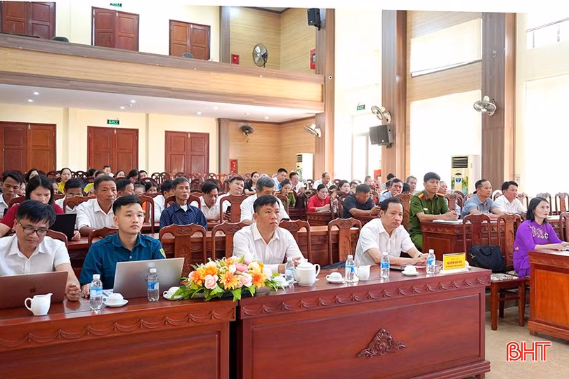 Các đại biểu tham dự hội nghị.