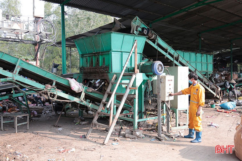 Công ty TNHH Dịch vụ môi trường Nghi Xuân phân loại rác thải tồn đọng bqbht_br_2-726.jpg