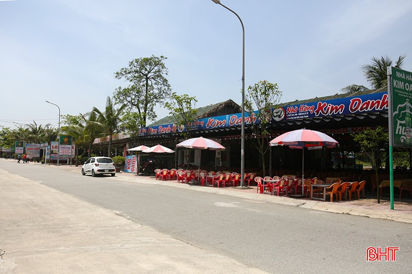 Các nhà hàng ẩm thực ở khu du lịch Xuân Thành sẵn sàng cho mùa du lịch biển. bqbht_br_2.jpg