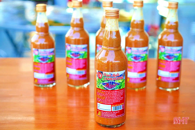 "Đặc sản" rươi muối của cơ sở chế biến Tăng Hương xã Xuân Hồng 7-1117-9733.jpg