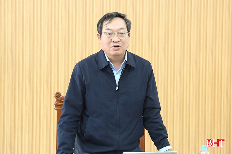 Bí thư Huyện ủy Nghi Xuân Đặng Trần Phong phát biểu chỉ đạo. bqbht_br_7.jpg