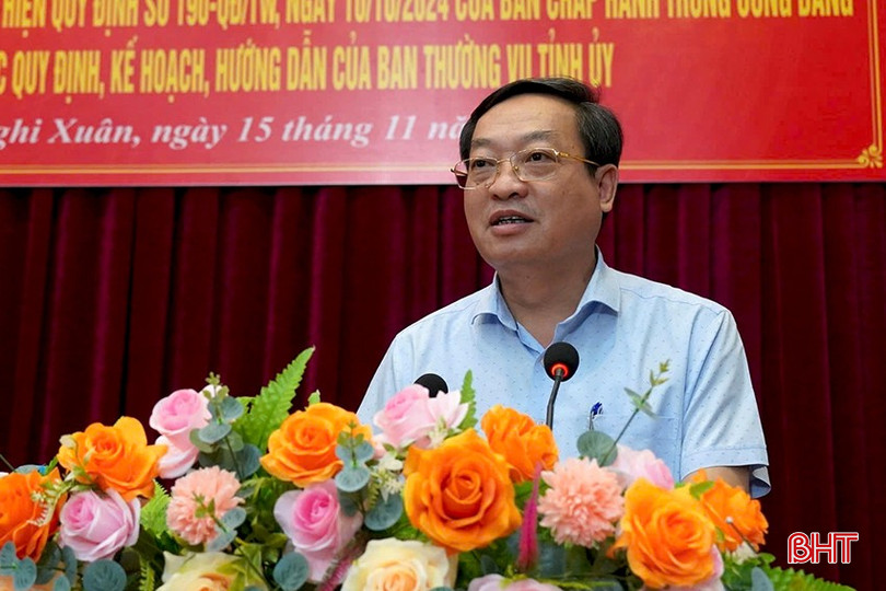 Bí thư Huyện ủy Đặng Trần Phong phát biểu tại hội nghị bqbht_br_1-4291.jpg