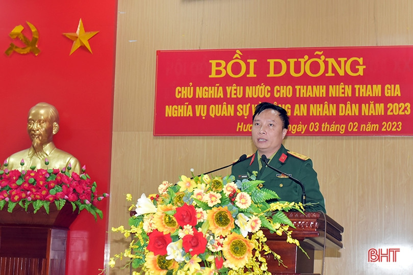 Bồi dưỡng chủ nghĩa yêu nước cho tân binh Hương Khê 