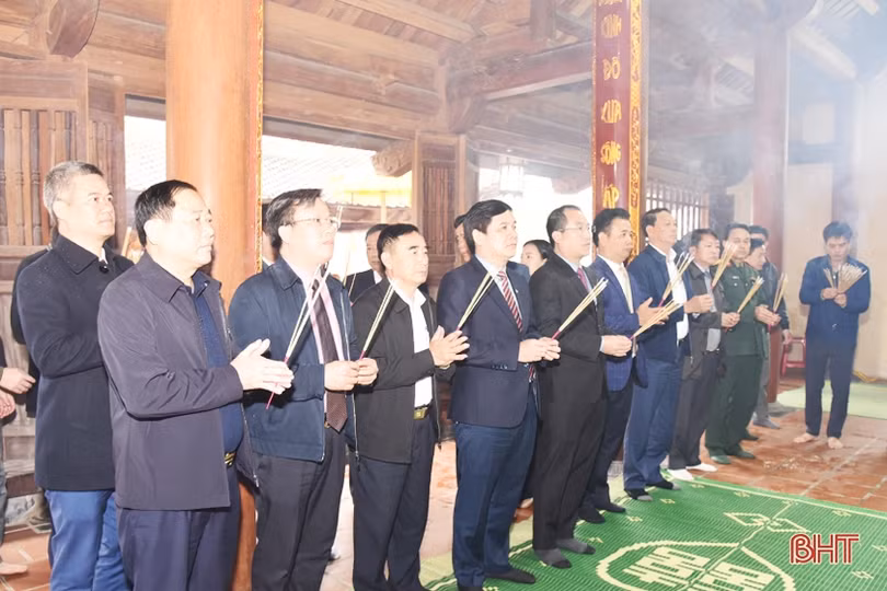 Nhiều hoạt động ý nghĩa nhân ngày giỗ Vua Mai Hắc Đế