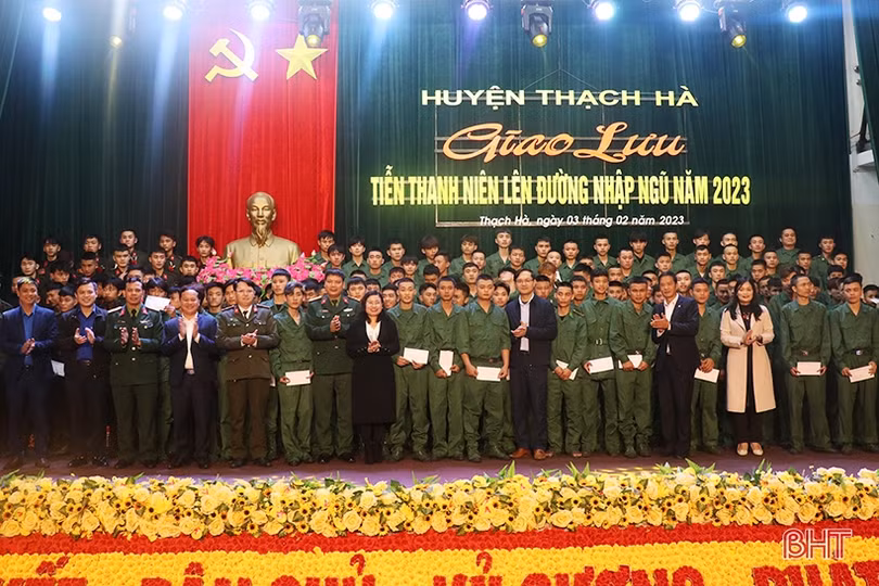 Thạch Hà gặp mặt 169 tân binh trước khi lên đường nhập ngũ