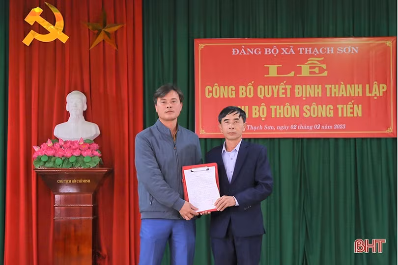Thành lập chi bộ thôn giáo toàn tòng tại xã Thạch Sơn