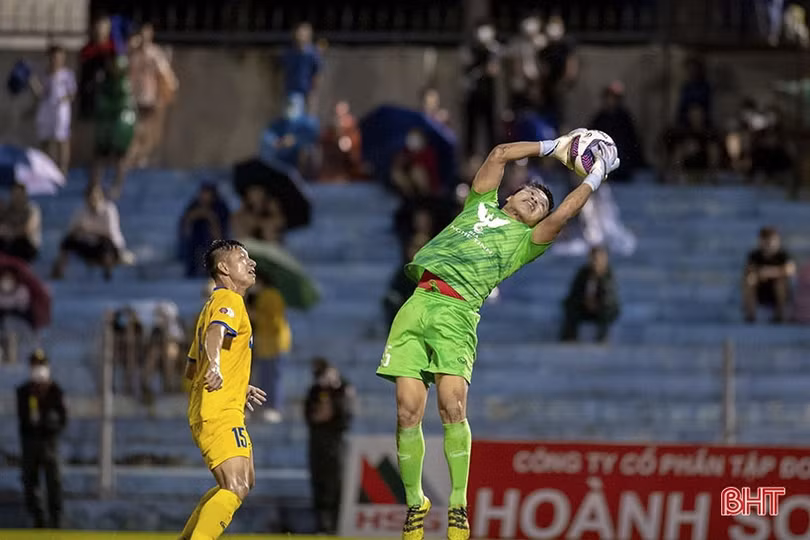 Dấu ấn của Hồng Lĩnh Hà Tĩnh trong trận cầm hòa HAGL trên sân Pleiku