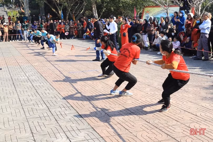 Sôi nổi các hoạt động lễ hội Hải Thượng Lãn Ông Lê Hữu Trác