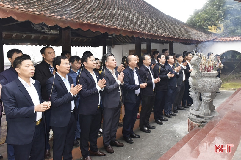 Thành kính lễ báo ân Đô đài Ngự sử Bùi Cầm Hổ ở thị xã Hồng Lĩnh