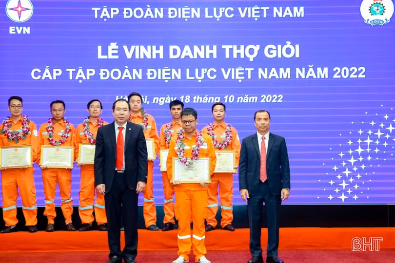 Chuyện về công nhân Điện lực Hà Tĩnh được vinh danh điều độ viên giỏi