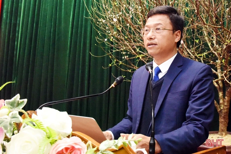 Thị xã Kỳ Anh trao Huy hiệu Đảng cho 47 đảng viên cao tuổi