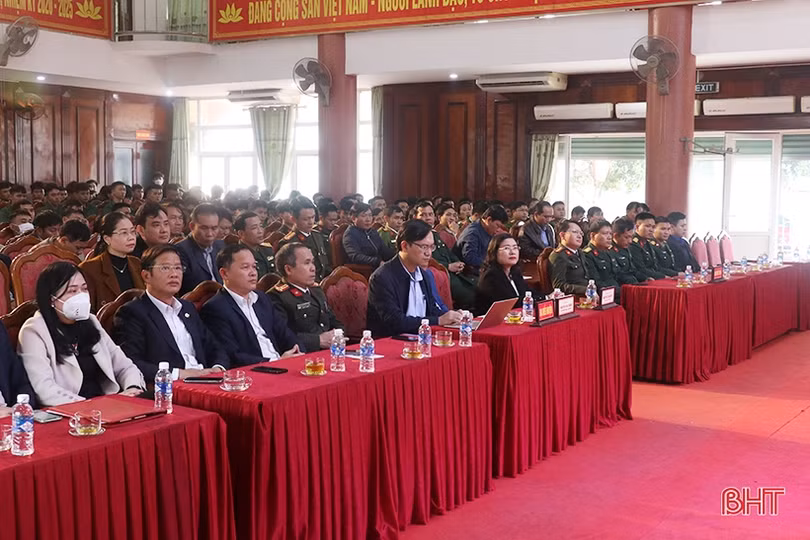 Thạch Hà gặp mặt 169 tân binh trước khi lên đường nhập ngũ