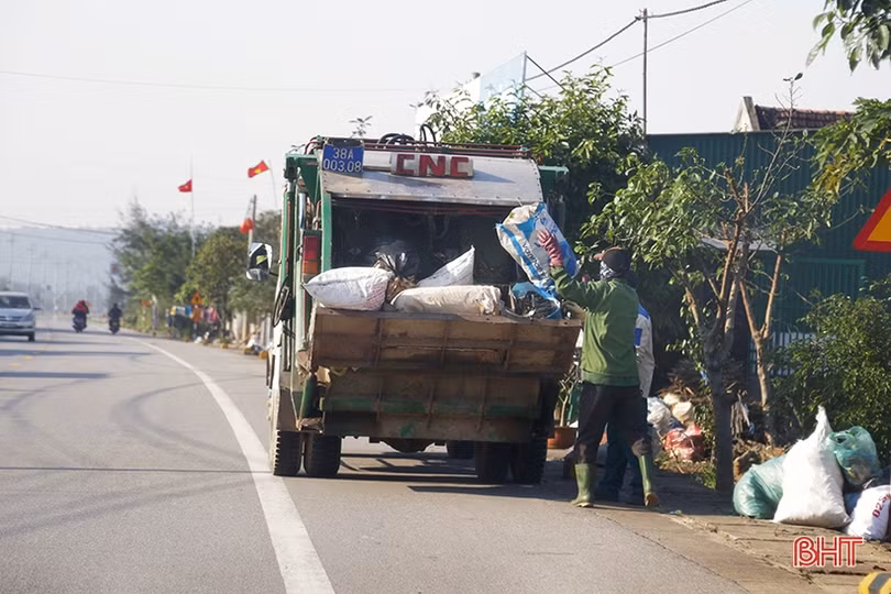 Nỗ lực thu gom, xử lý rác thải sau tết ở Hà Tĩnh
