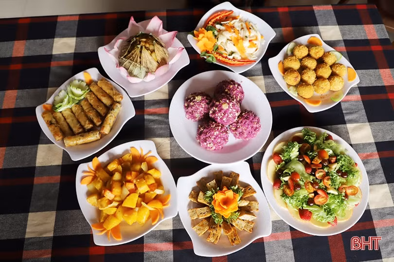 Hà Tĩnh: Đặt cỗ online nhộn nhịp trước ngày rằm tháng Giêng