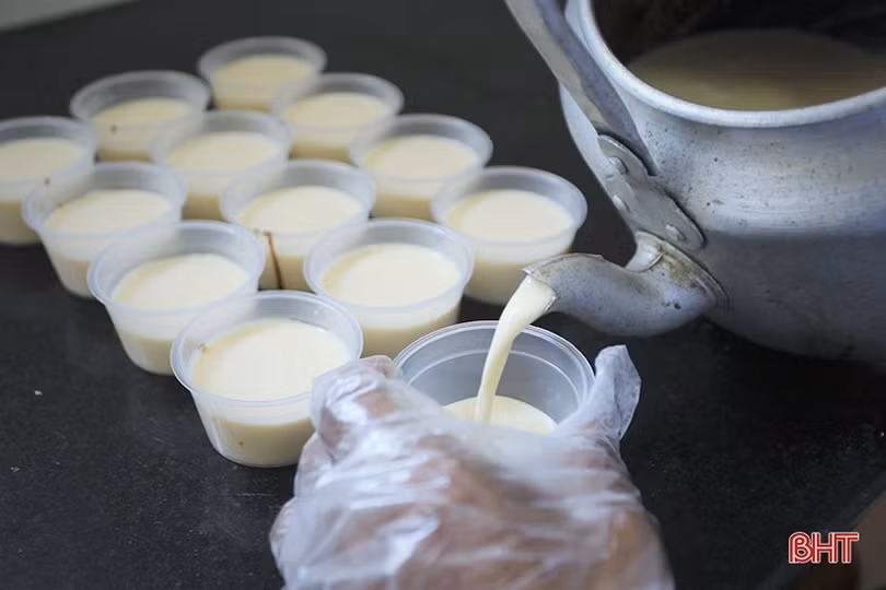 Bánh hũ vàng, thỏi vàng “hút khách” ngày vía Thần Tài ở Hà Tĩnh